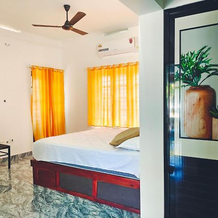 Malhar Marari Homestay Mararikulam Bagian luar foto