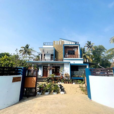 Malhar Marari Homestay Mararikulam Bagian luar foto